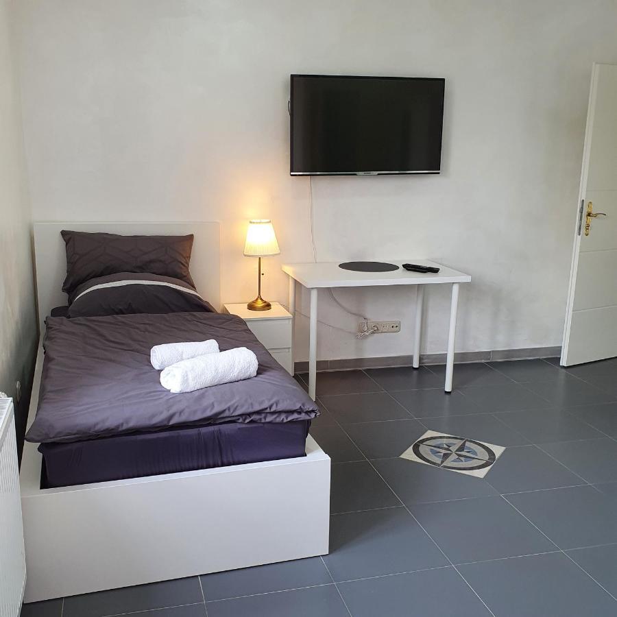 Pension Bad Soden / Apartment And Rooms Bad Soden am Taunus Exterior photo