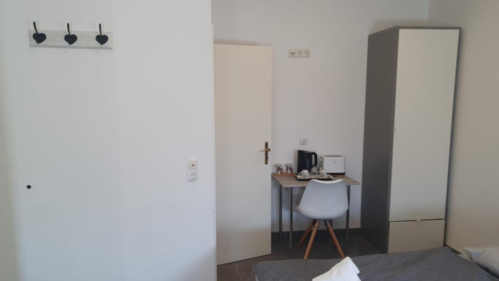 Pension Bad Soden / Apartment And Rooms Bad Soden am Taunus Exterior photo